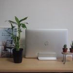 【レビュー】OBENRI Vertical Laptop StandはMacBookをおしゃれにおける縦置きスタンド